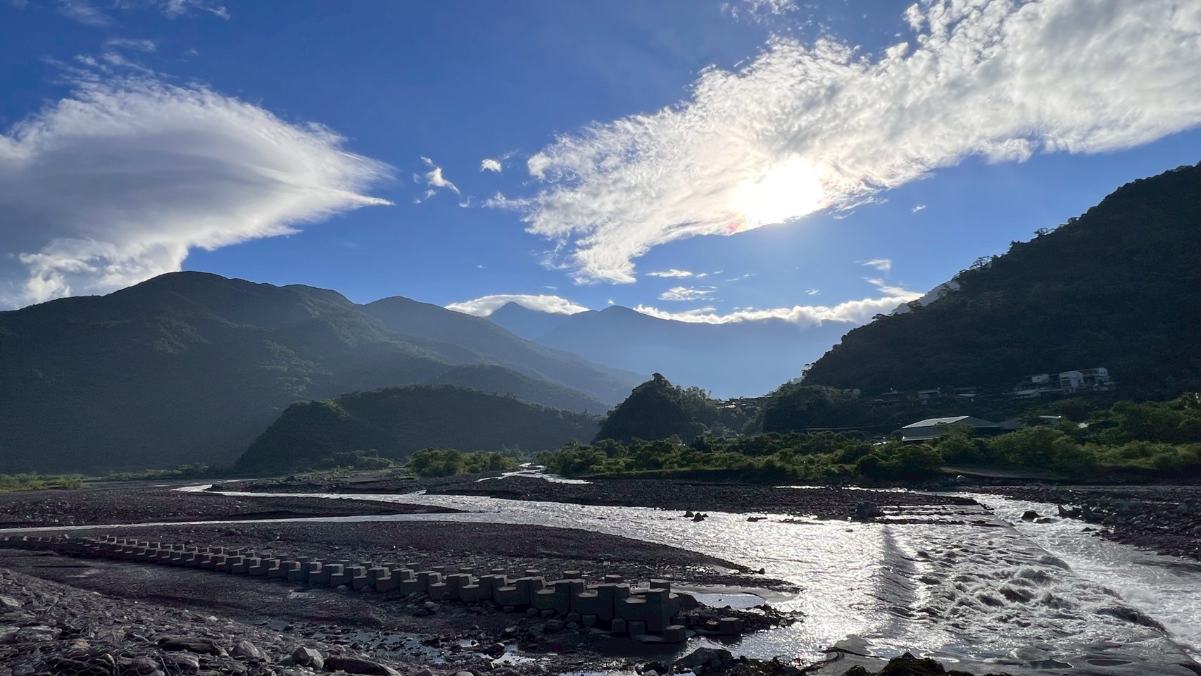 屏東來義山谷地景